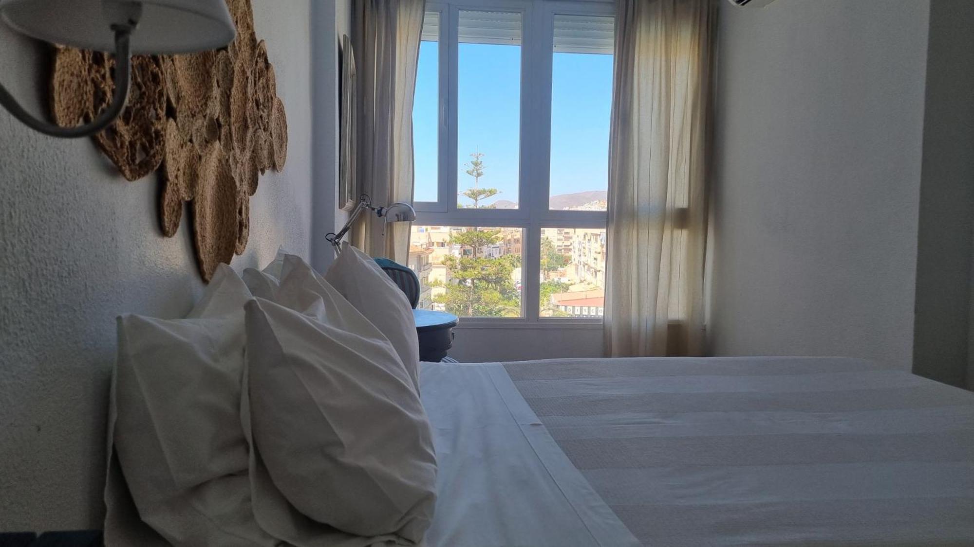 Neptuno Torrecilla Beach Nerja Luaran gambar