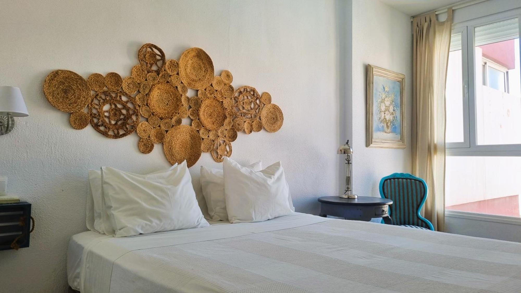 Neptuno Torrecilla Beach Nerja Luaran gambar
