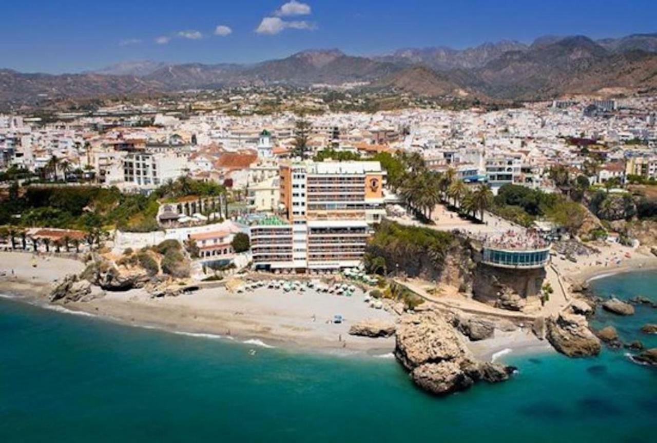 Neptuno Torrecilla Beach Nerja Luaran gambar